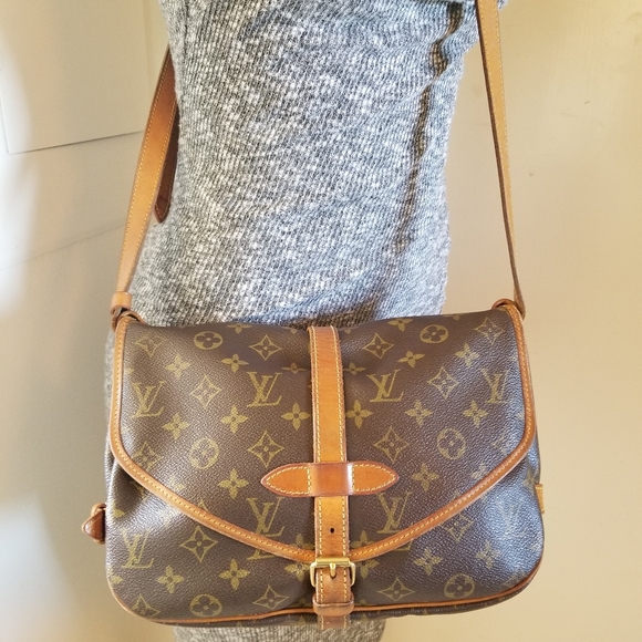 Louis Vuitton Saumur 30 crossbody bag - Picture 8 of 8